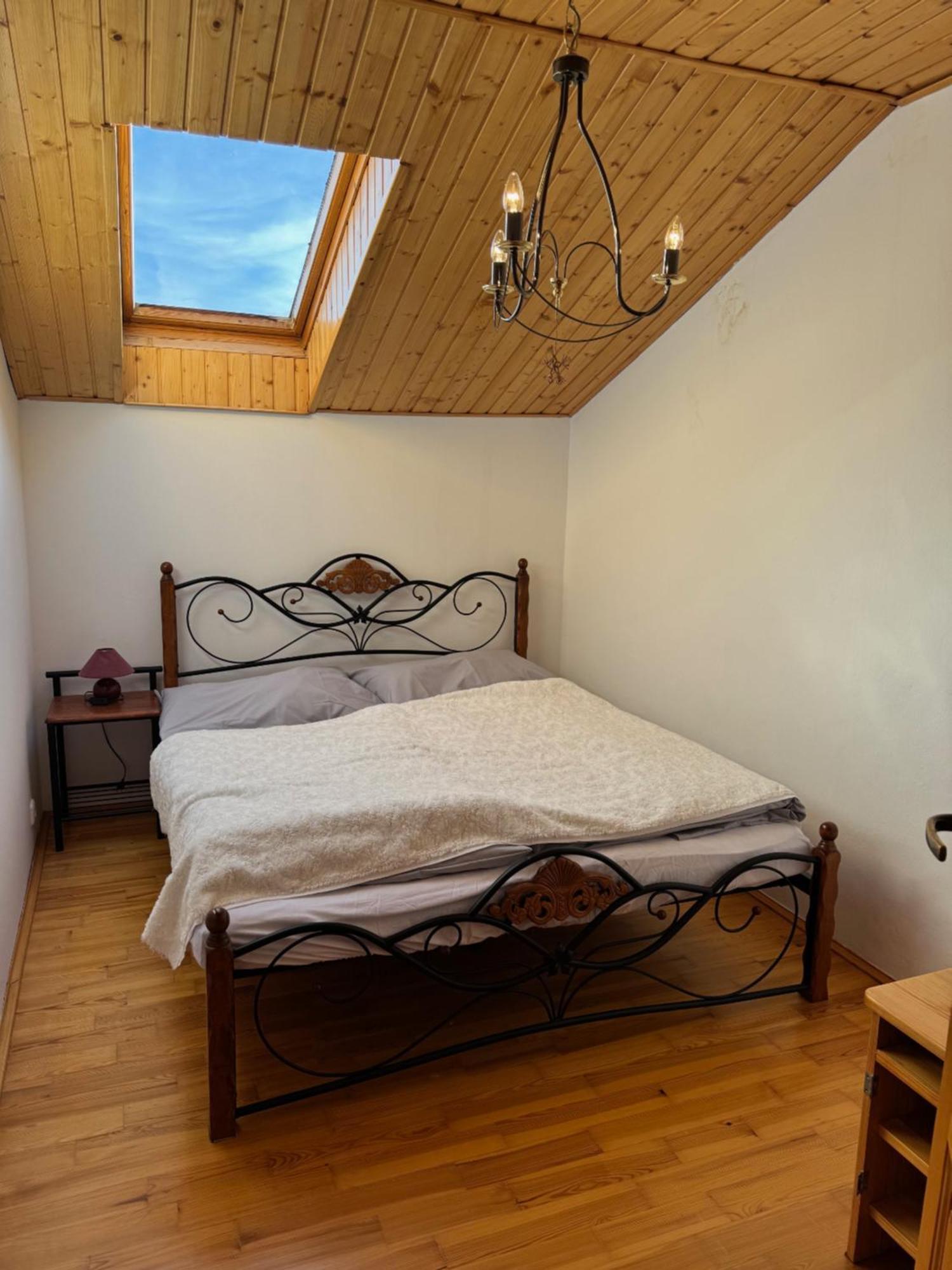 Villa Menhardi Nova Lesna Ngoại thất bức ảnh